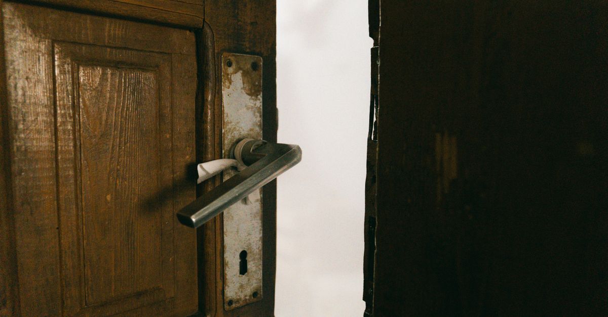 Mortise Lock vs. Cylinder Lock: Which Is in Your Queens Apartment Door? — Jericho Turnpike Locksmith