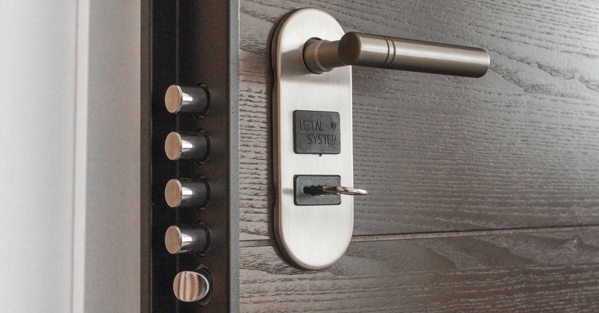 locksmith service technician — Jericho Turnpike Locksmith