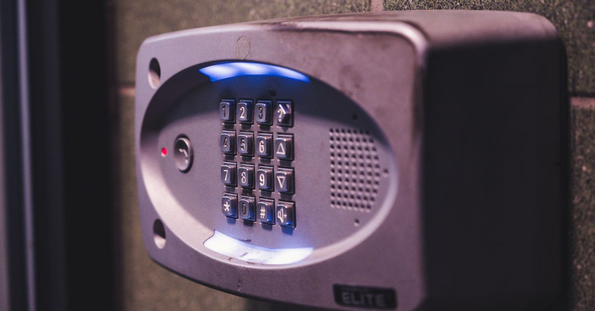 When You Are Locked Out: Safe Steps Before Calling an Emergency Locksmith — Jericho Turnpike Locksmith